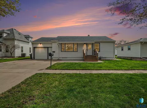 808 N Oakley St, Luverne, MN 56156