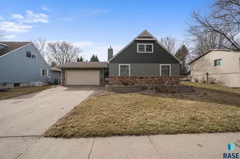 3009 S Greenwood Ave, Sioux Falls, SD 57106