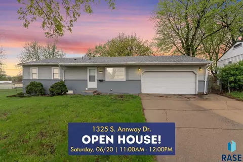 1325 S Annway Dr, Sioux Falls, SD 57103
