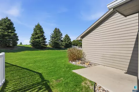 Exterior - 5505 E Schave St, Sioux Falls, SD 57110 photo 7 of 7
