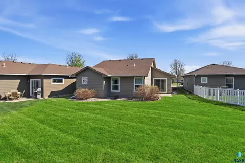 Exterior - 5505 E Schave St, Sioux Falls, SD 57110 photo 5 of 7