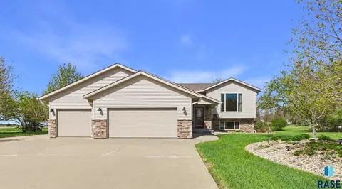 27297 Cypress Ave, Tea, SD 57064
