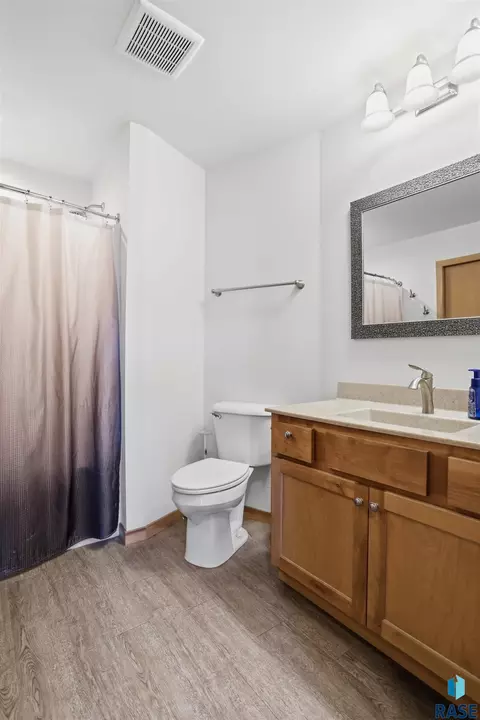 Bath - 1513 E 67th St N, Sioux Falls, SD 57104 photo 1 of 2