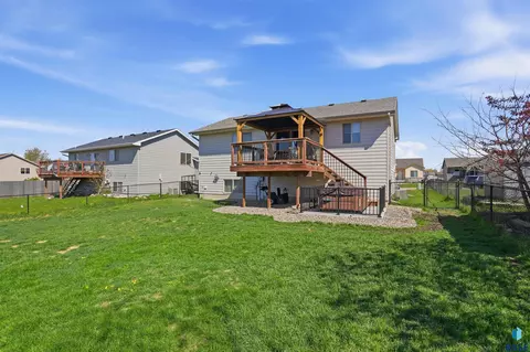 Exterior - 1513 E 67th St N, Sioux Falls, SD 57104 photo 4 of 4