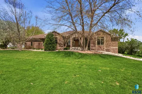 46746 265th St, Sioux Falls, SD 57107