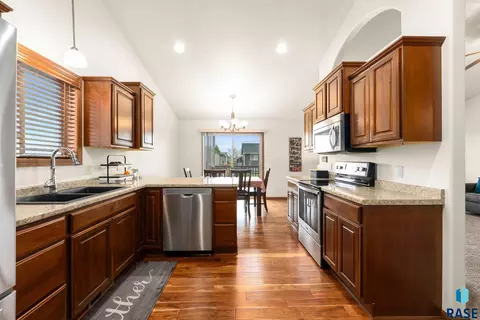 Kitchen - 710 Fox Ct, Tea, SD 57064 photo 2 of 2