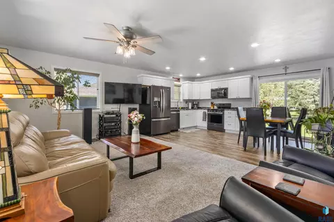 Living - 111 Iowa St, Centerville, SD 57014 photo 3 of 3