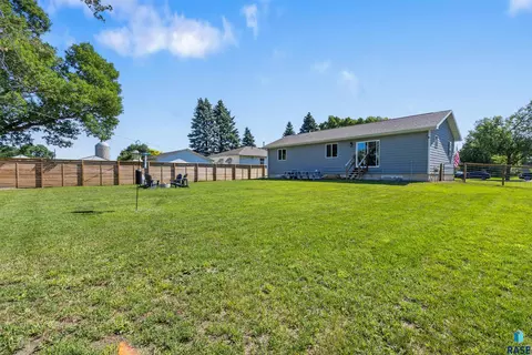 Exterior - 111 Iowa St, Centerville, SD 57014 photo 2 of 3