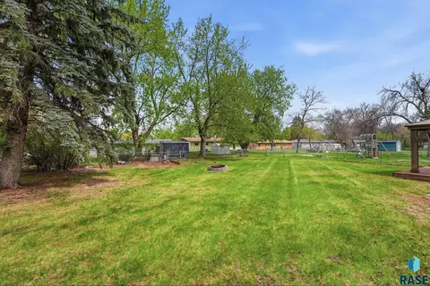 2108 E Sylvan Cir, Brandon, SD 57005 photo 8
