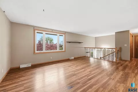 2108 E Sylvan Cir, Brandon, SD 57005 photo 11
