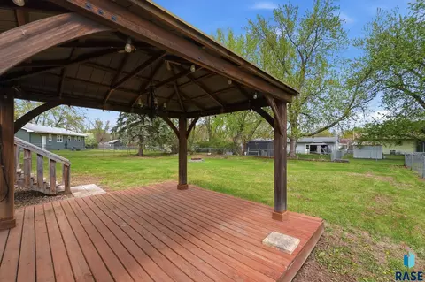 2108 E Sylvan Cir, Brandon, SD 57005 photo 7