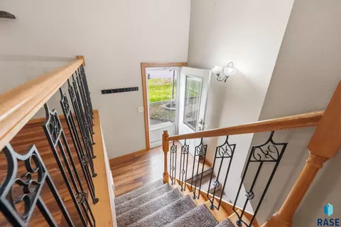 2108 E Sylvan Cir, Brandon, SD 57005 photo 9