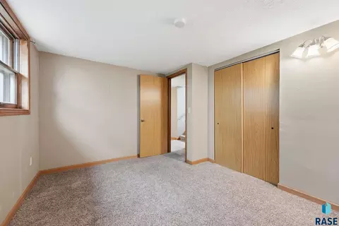 2108 E Sylvan Cir, Brandon, SD 57005 photo 28