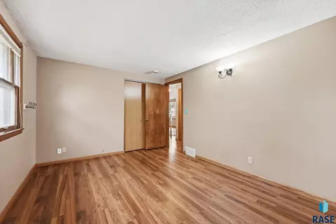 2108 E Sylvan Cir, Brandon, SD 57005 photo 23