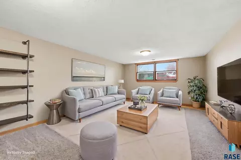 2108 E Sylvan Cir, Brandon, SD 57005 photo 25