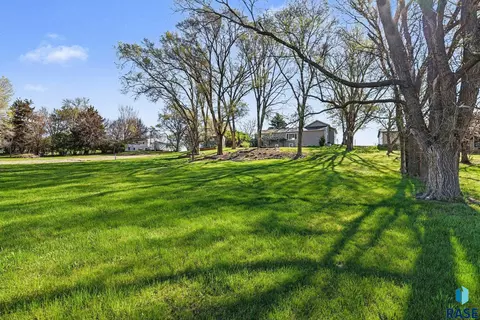 Exterior - 1301 S Splitrock Blvd, Brandon, SD 57005 photo 2 of 2