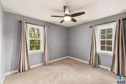 Bedroom - 1301 S Splitrock Blvd, Brandon, SD 57005 photo 2 of 7
