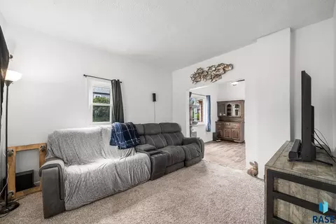 Living - 1303 N Main Ave, Sioux Falls, SD 57104 photo 2 of 2