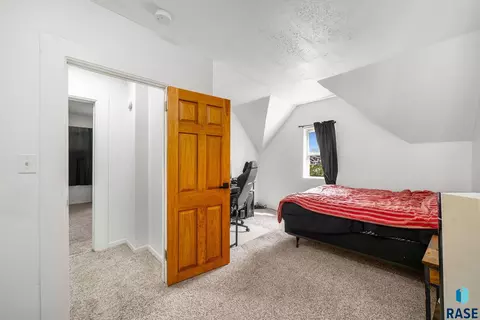 Bedroom - 1303 N Main Ave, Sioux Falls, SD 57104 photo 4 of 6