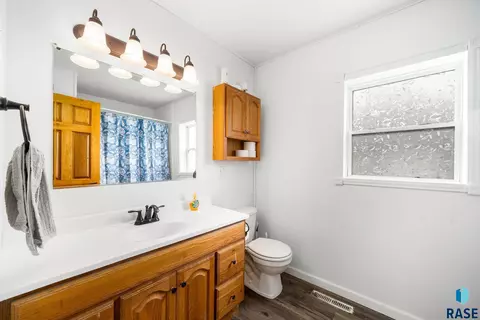 Bath - 1303 N Main Ave, Sioux Falls, SD 57104 photo 1 of 1