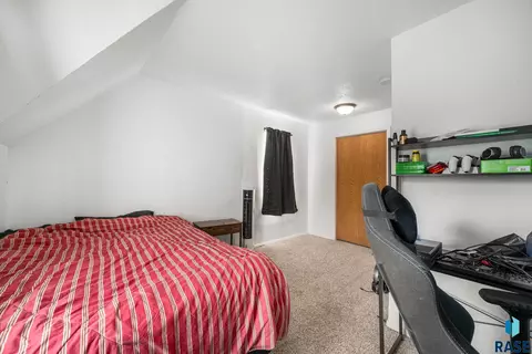 Bedroom - 1303 N Main Ave, Sioux Falls, SD 57104 photo 6 of 6