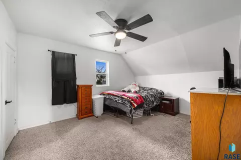 Bedroom - 1303 N Main Ave, Sioux Falls, SD 57104 photo 1 of 6