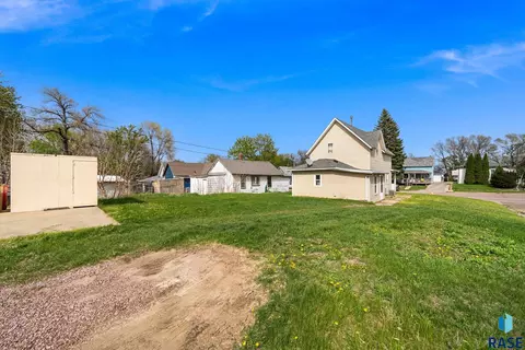 Exterior - 1303 N Main Ave, Sioux Falls, SD 57104 photo 10 of 10
