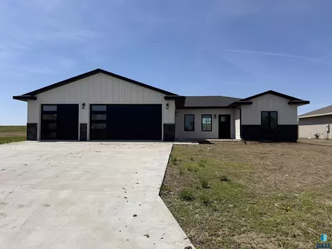 603 Mill Pond Rd, Rock Rapids, IA 51246