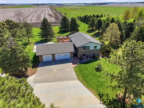 26574 466th Ave, Sioux Falls, SD 57106