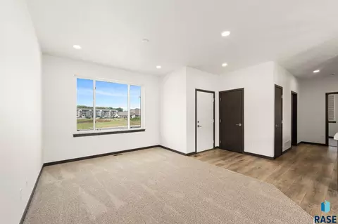 Living - 316 S Willow Spring Dr, Sioux Falls, SD 57110 photo 5 of 6