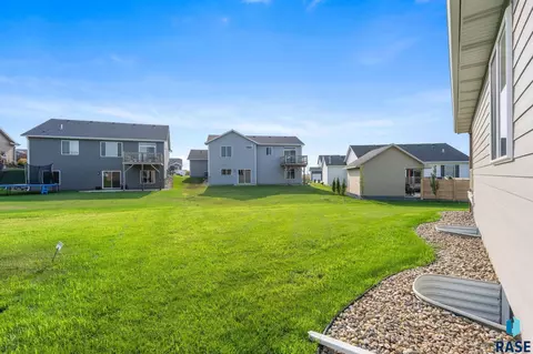 Exterior - 316 S Willow Spring Dr, Sioux Falls, SD 57110 photo 11 of 11