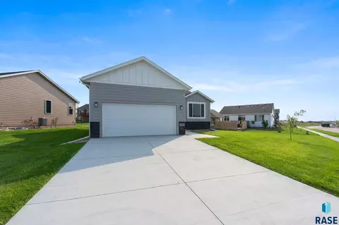 Exterior - 316 S Willow Spring Dr, Sioux Falls, SD 57110 photo 10 of 11
