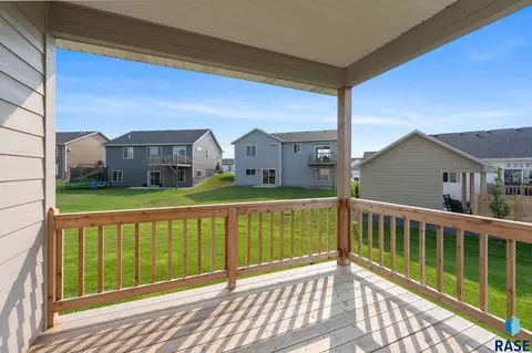 Exterior - 316 S Willow Spring Dr, Sioux Falls, SD 57110 photo 2 of 11