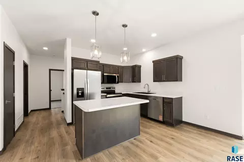 Kitchen - 316 S Willow Spring Dr, Sioux Falls, SD 57110 photo 2 of 7