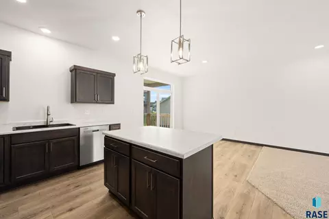 Kitchen - 316 S Willow Spring Dr, Sioux Falls, SD 57110 photo 6 of 7