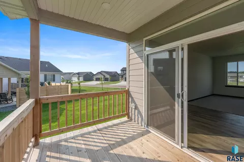 Exterior - 316 S Willow Spring Dr, Sioux Falls, SD 57110 photo 3 of 11