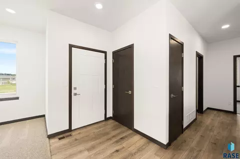 Entry Way - 316 S Willow Spring Dr, Sioux Falls, SD 57110 photo 1 of 3
