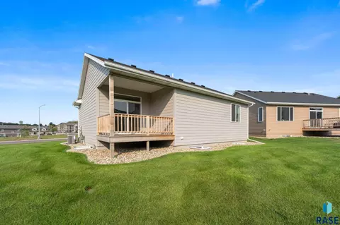 Exterior - 316 S Willow Spring Dr, Sioux Falls, SD 57110 photo 7 of 11