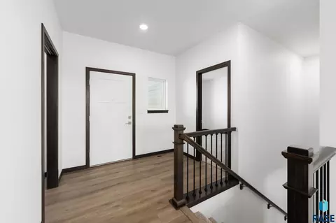 Entry Way - 333 S Willow Spring Dr, Sioux Falls, SD 57110 photo 1 of 2