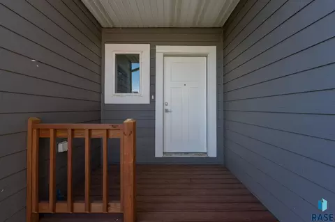 Exterior - 333 S Willow Spring Dr, Sioux Falls, SD 57110 photo 11 of 12