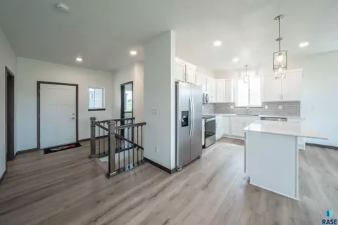 Entry Way - 333 S Willow Spring Dr, Sioux Falls, SD 57110 photo 1 of 1