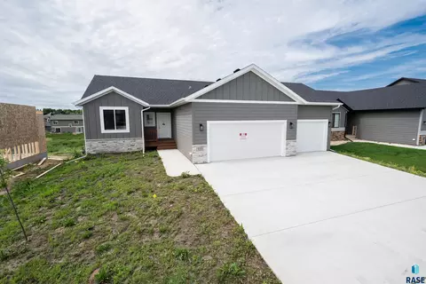 333 S Willow Spring Dr, Sioux Falls, SD 57110