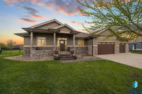 7812 S Tuscan Club Cir, Sioux Falls, SD 57108