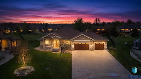 7812 S Tuscan Club Cir, Sioux Falls, SD 57108