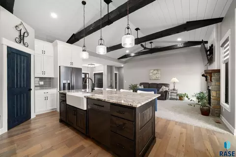 Kitchen - 709 E Piping Rock Ln, Sioux Falls, SD 57108 photo 3 of 3