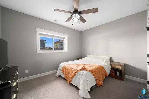 Bedroom - 709 E Piping Rock Ln, Sioux Falls, SD 57108 photo 5 of 8