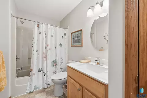 Bath - 27302 Atkins Pl, Tea, SD 57064 photo 1 of 3