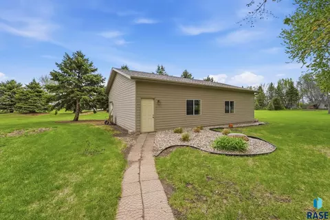Exterior - 27302 Atkins Pl, Tea, SD 57064 photo 2 of 12