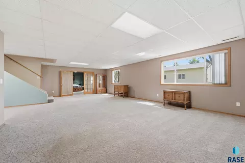 Living - 27302 Atkins Pl, Tea, SD 57064 photo 4 of 4