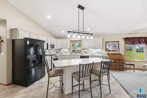 Kitchen - 27302 Atkins Pl, Tea, SD 57064 photo 1 of 3